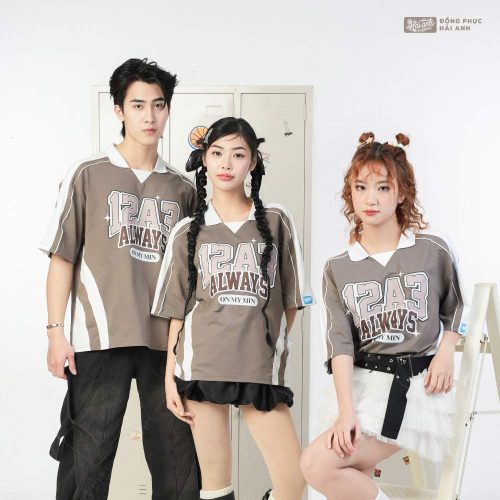  Áo Monster xám chì phối cùng quần short cho vẻ ngoài thêm năng động
