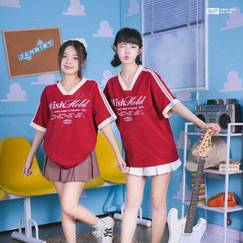 Mix & match dễ dàng với áo oversize Starling màu đỏ đô