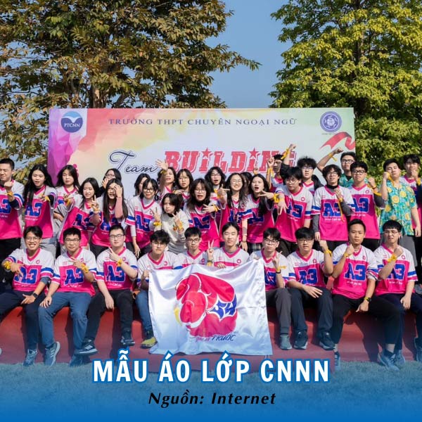 Đồng phục lớp CNNN phối thân thể thao, hiện đại