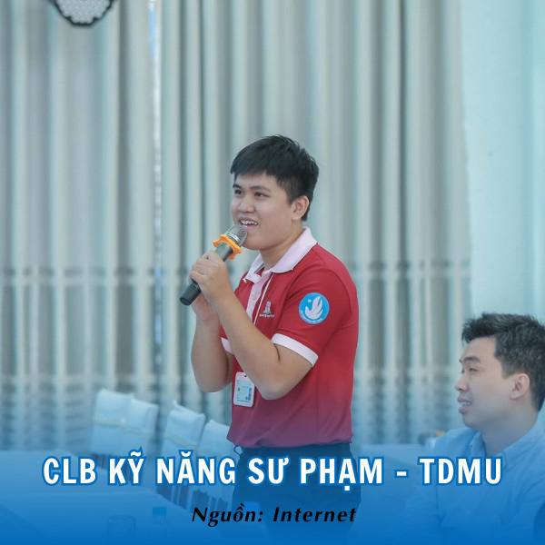Áo đồng phục CLB Kỹ Năng Sư Phạm - TDMU màu đỏ nổi bật, trẻ trung