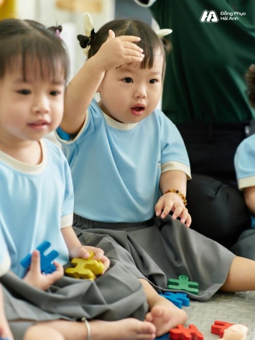 Mẫu Áo Thun Đồng Phục Mầm Non Hacool 01 Màu Xanh Biển Nhạt - 1