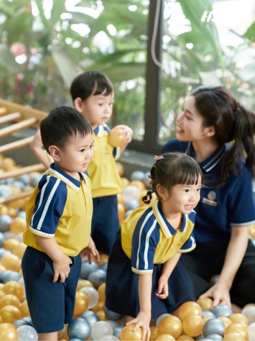 Mẫu Đồng Phục Mầm Non Hacool 01 Màu Vàng Cúc - 4